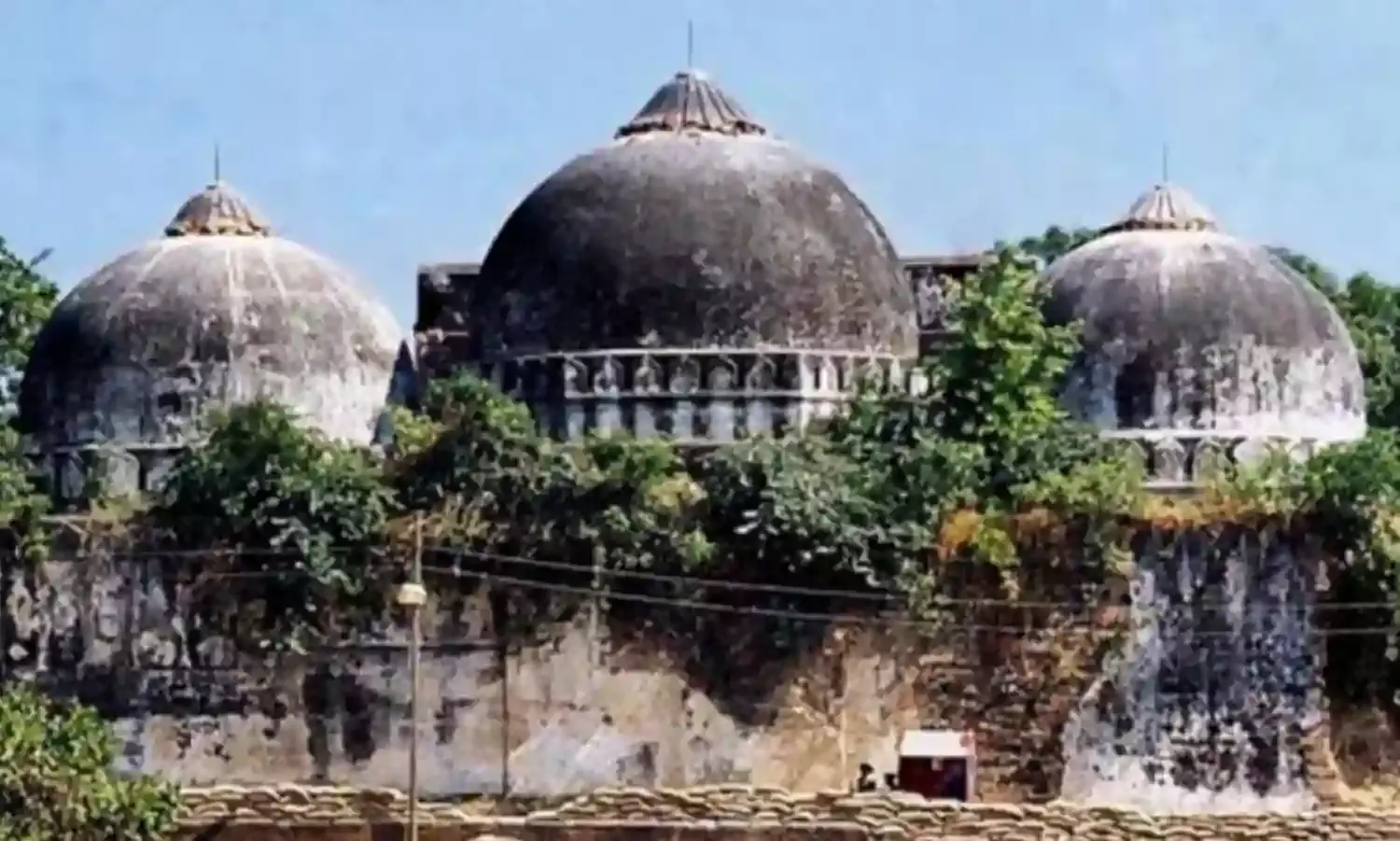 Ayodhya, Dec 6 1992: Near Encounter With Death As Babri Masjid Was Being Demolished Ayodhya, Dec 6 1992: Near Encounter With Death As Babri Masjid Was Being Demolished