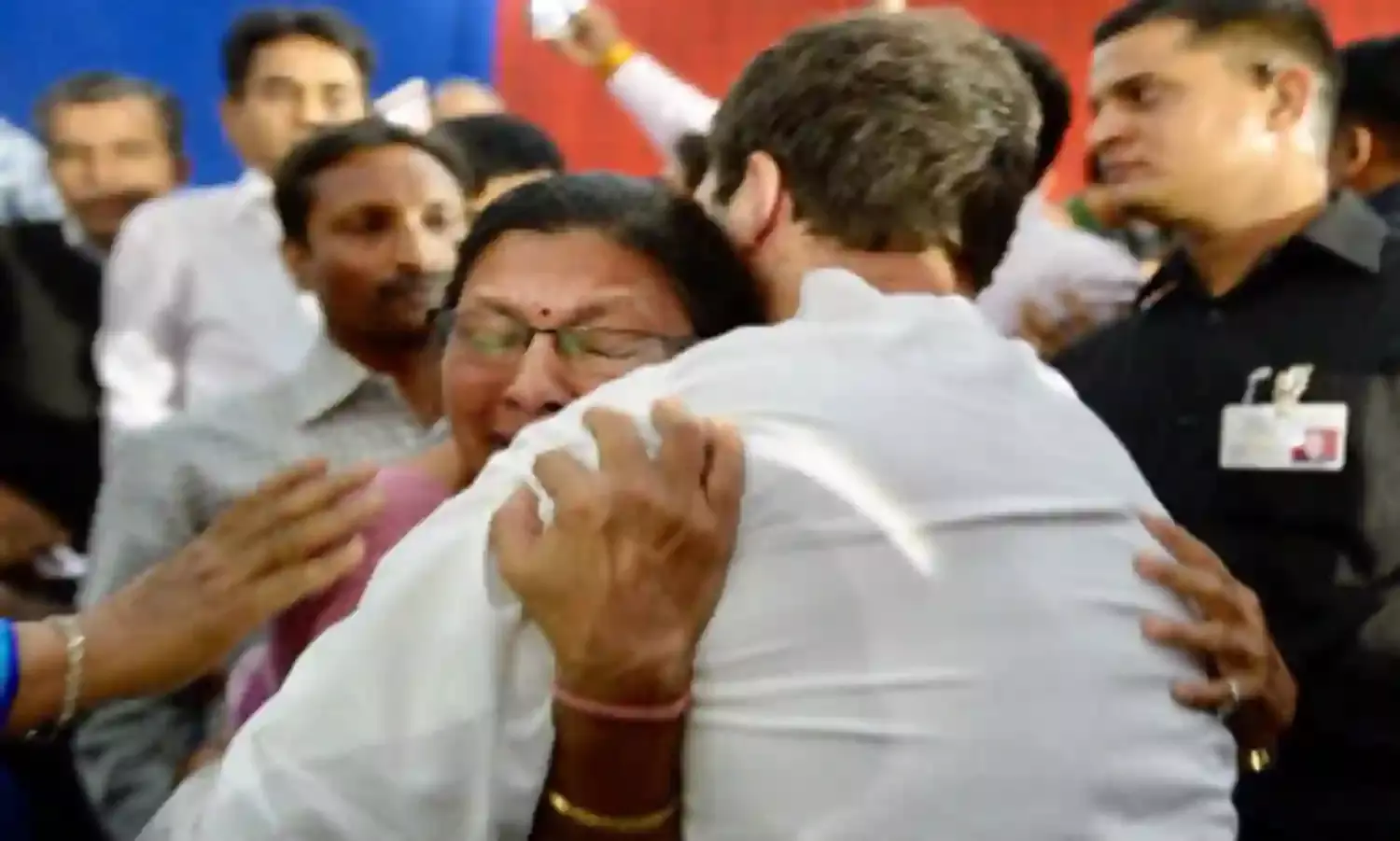 Rahul Gandhi Vs Narendra Modi: The Battle for the Vote in Gujarat Rahul Gandhi Vs Narendra Modi: The Battle for the Vote in Gujarat