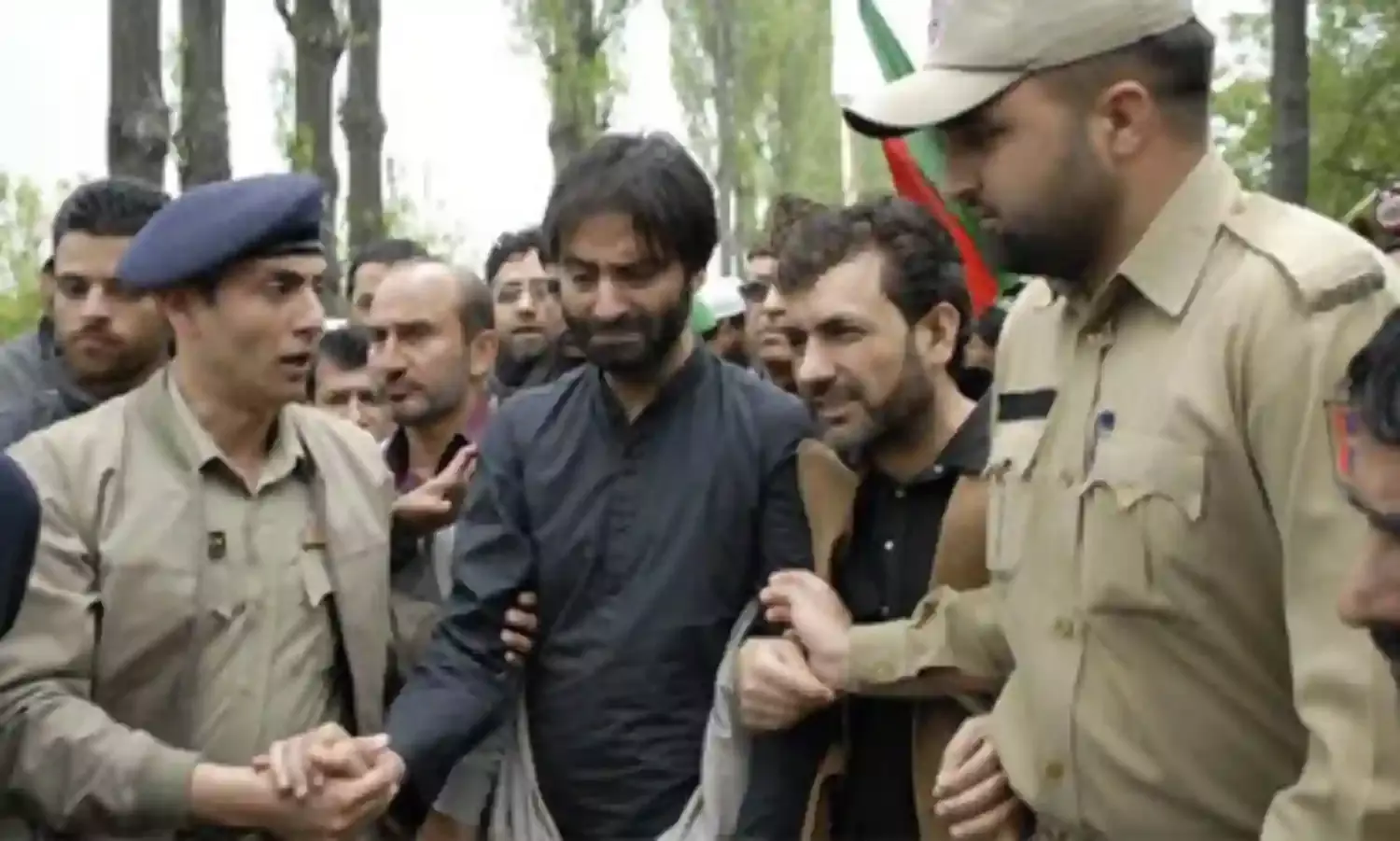 Clampdown to Foil Hurriyat Protest Call, JKLF Leader Yasin Malik Jailed Clampdown to Foil Hurriyat Protest Call, JKLF Leader Yasin Malik Jailed