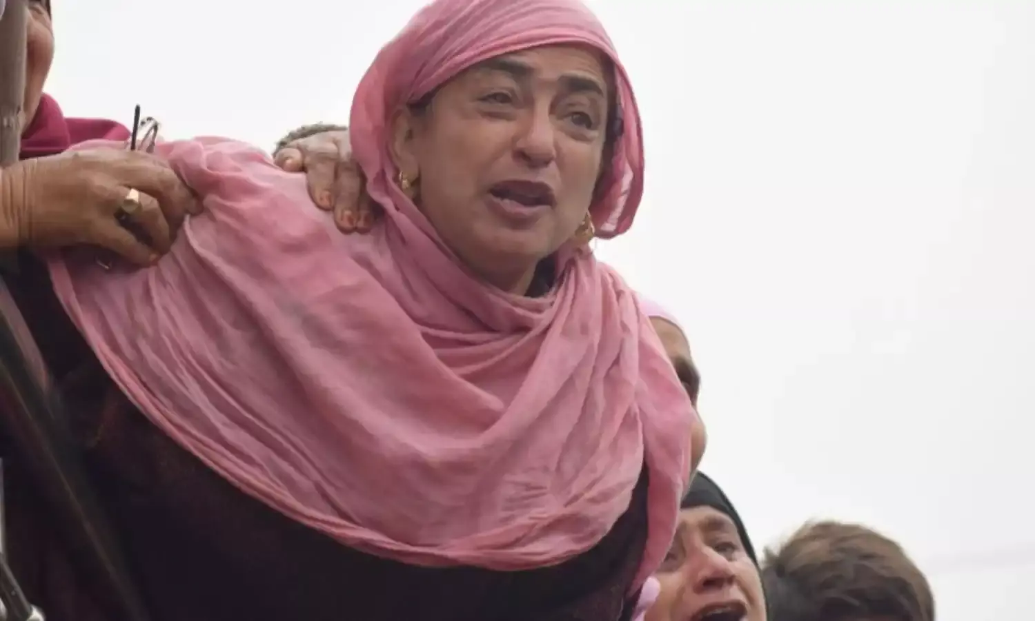 Militants Offer Gun Salute to 17 year old At Huge Funeral in South Kashmir Militants Offer Gun Salute to 17 year old At Huge Funeral in South Kashmir