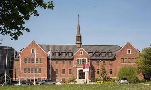 What are the student research opportunities provided at Algoma University?